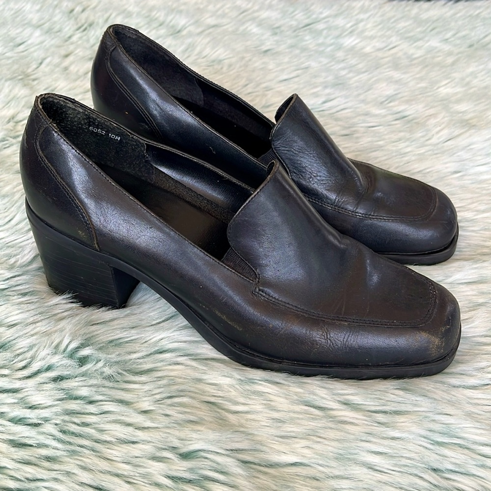 Bata International,Women's Black Leather Dress Shoes, Size 10 M